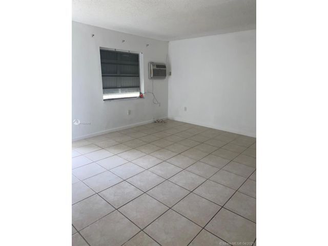 Foto del edificio - 2641 NE 211th Terrace