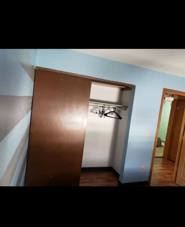 Building Photo - 525 Ladonna Ln