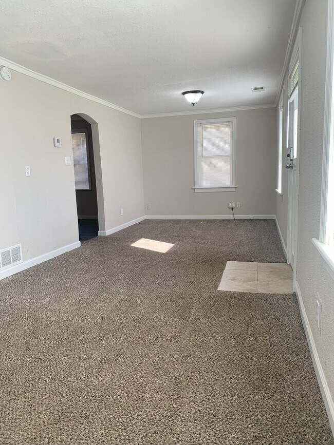Foto del edificio - 8940 Oak St