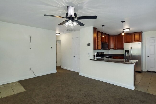 Building Photo - 1914 Somerville Dr