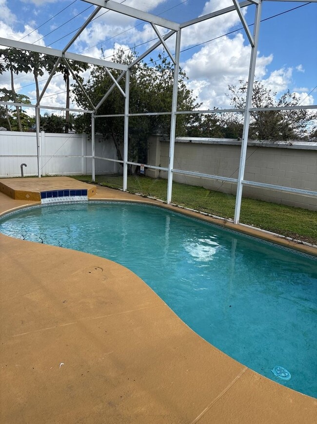 Photo - Spacious 4-Bedroom Pool Home in Indian Cre...