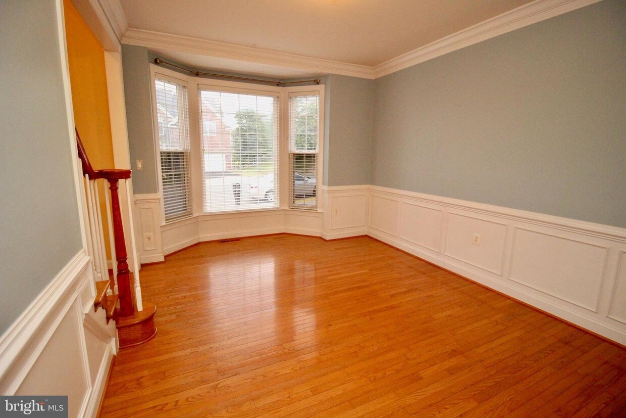Foto principal - 816 Bonnie Ridge Dr NE