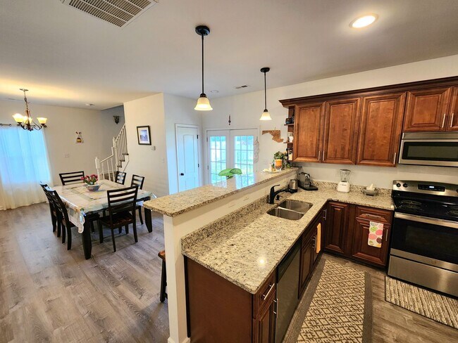 Foto del edificio - 4 Bedroom Single Family Home near Naval Station Norfolk
