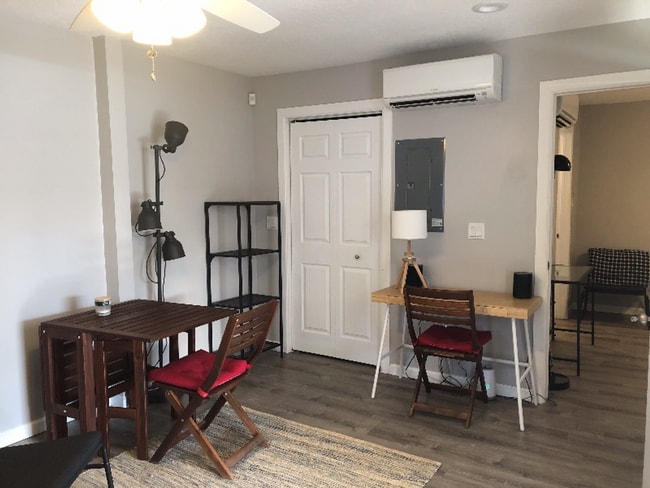 Building Photo - NEWLY REMODELED 1 BED 1 BATH Coming Soon!!