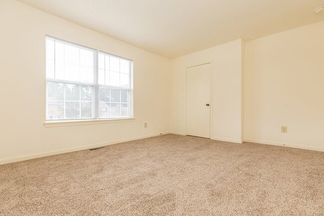 Building Photo - Greens of Pine Glen Apartments