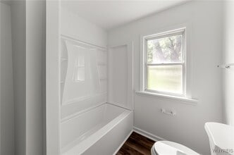 Building Photo - 8521 Sheridan Dr