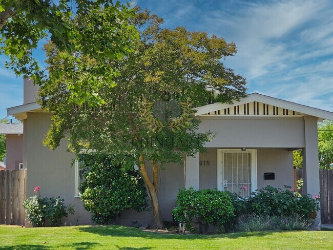 Foto del edificio - 915 N Harrison Ave