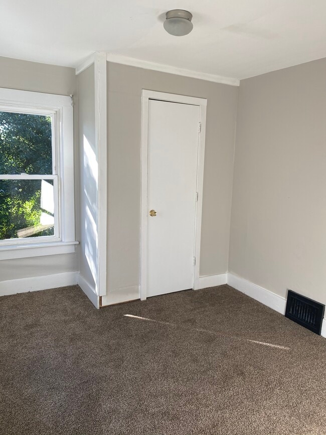 Bedroom - 215 W 26th St