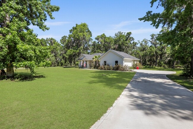 Building Photo - 3 Bedrooms, 2.5 Baths, and Endless Coastal Charm in Townsend, GA