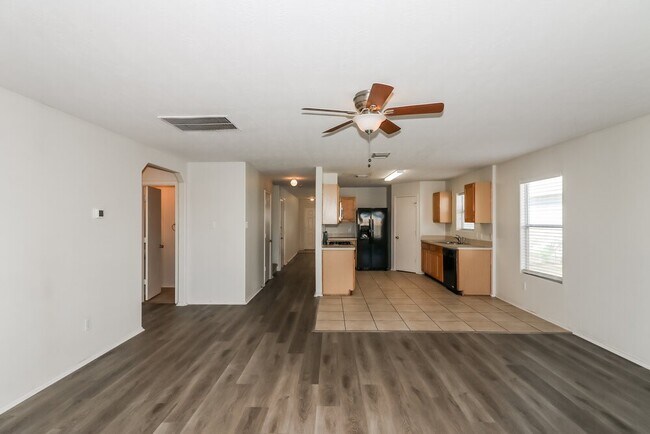 Foto del edificio - 3826 Rowlock Vine Dr