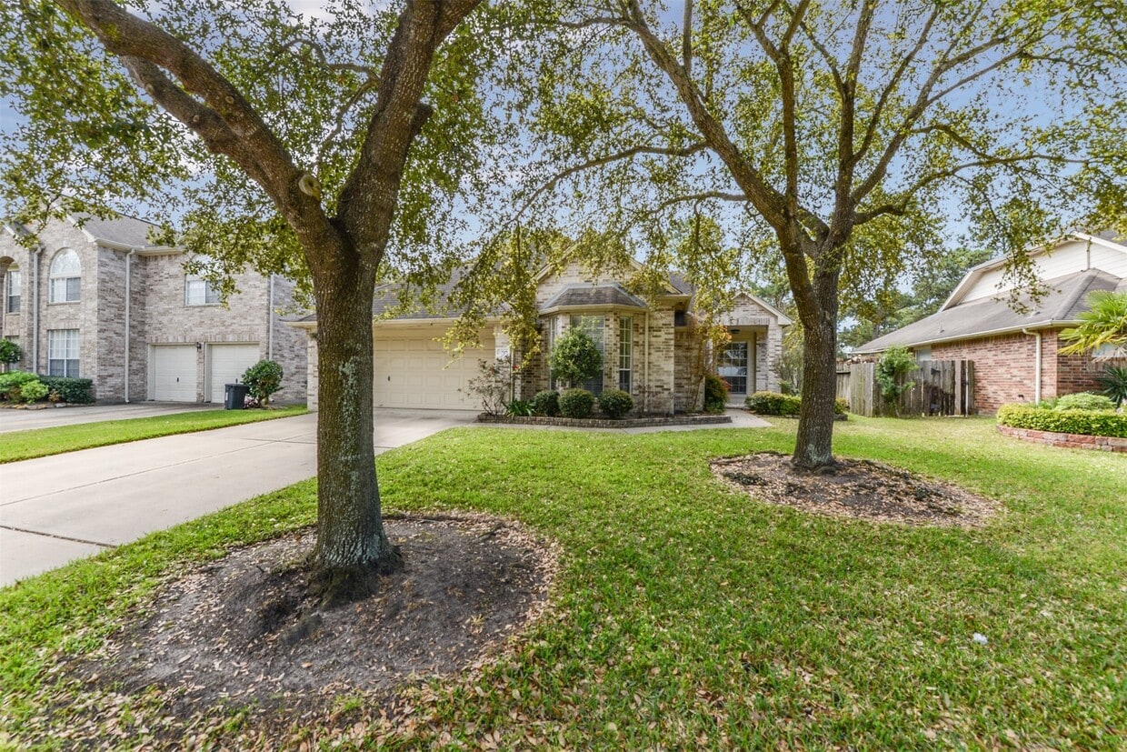 Primary Photo - 17515 Fairgrove Park Dr