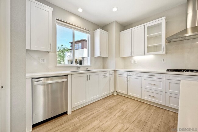 Foto del edificio - 16242 Camden Cir