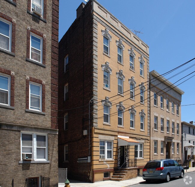 95 Nichols St, Newark, NJ 07105 Apartments Newark, NJ