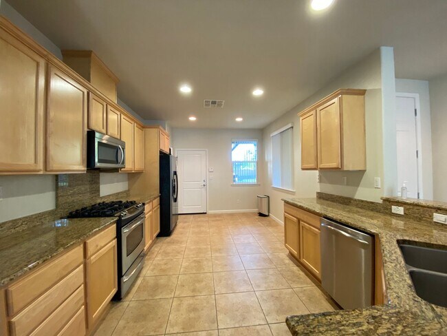 Building Photo - Del Webb - 55+ Community