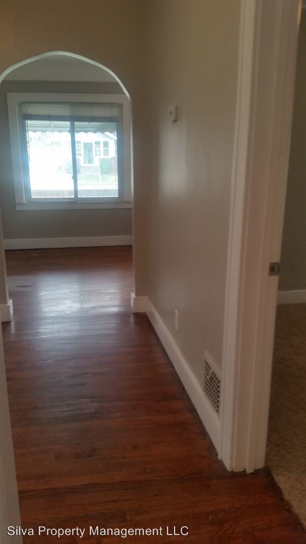 Foto del edificio - 2 br, 1 bath Apartment - 406 W 12 Mile