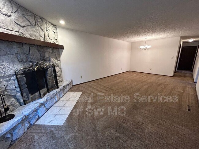 Foto del edificio - 3305 E Portland St