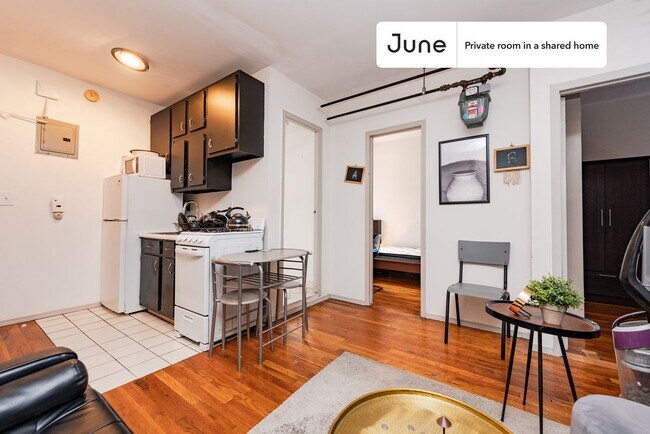 Foto del edificio - Room in Shared 3 bed/1 bath home