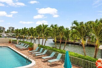 Building Photo - 401 Golden Isles Dr