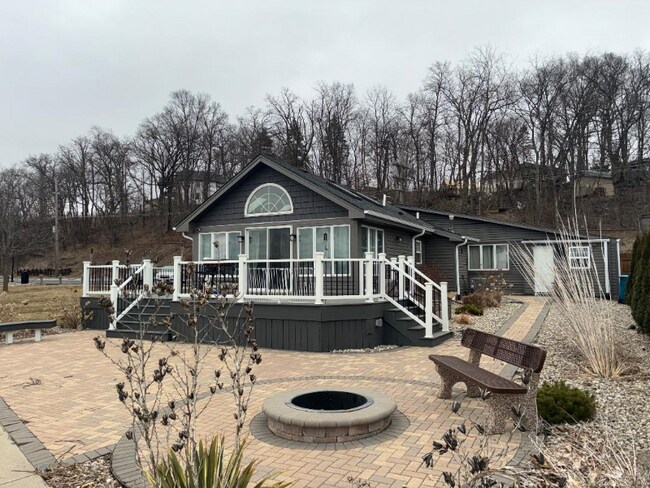 Foto del edificio - 7405 Lake Shore Dr