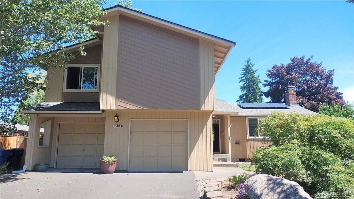 Primary Photo - 15103 Westmore Dr E