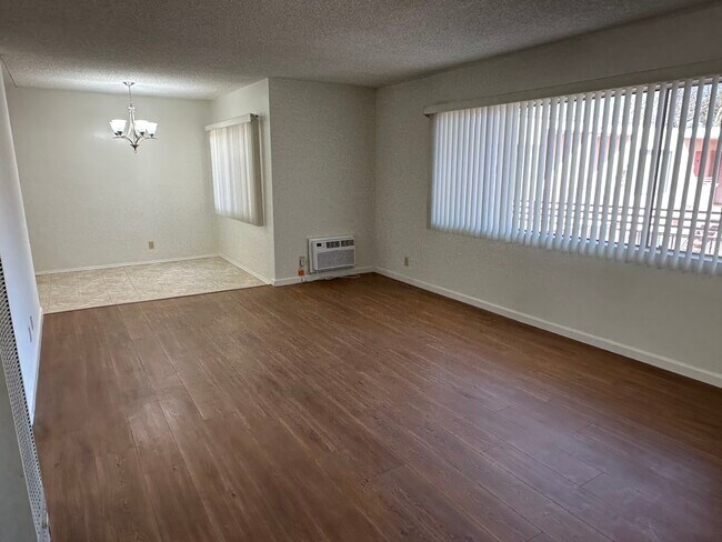 Foto del edificio - 1009 N Hayworth Ave