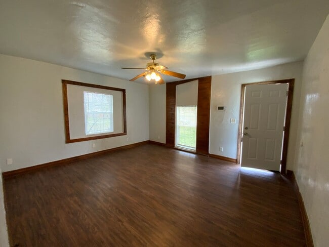 Building Photo - 2708 S Brock Dr