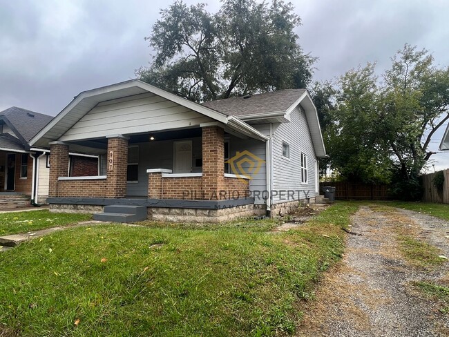 Building Photo - 2 Bedroom 1 Bathroom newly updated home in...