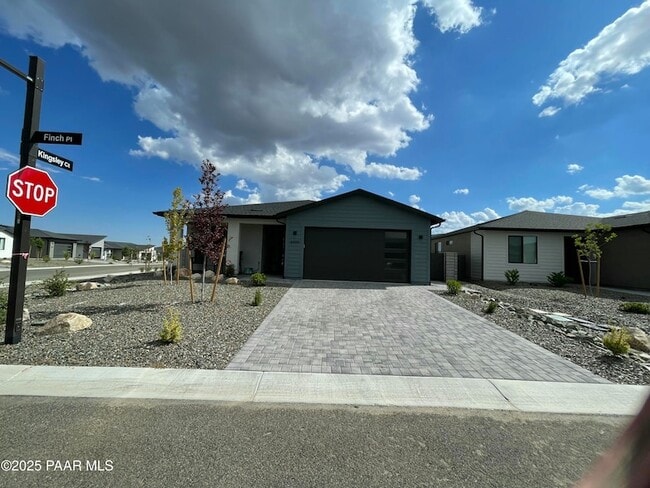 Building Photo - 5999 Finch Pl