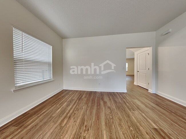 Building Photo - 3120 Creek Village Ln