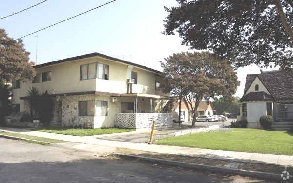 Foto del edificio - 116-122 De Anza St