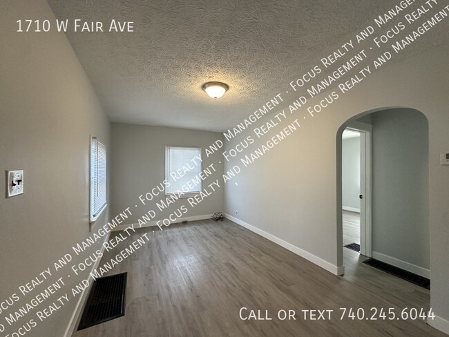 Foto del edificio - 1710 W Fair Ave