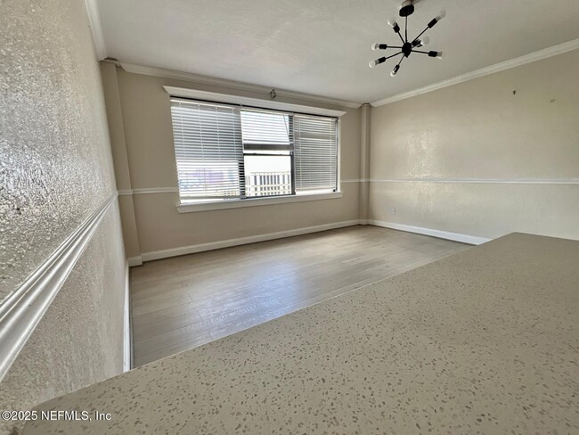 Building Photo - 311 W Ashley St