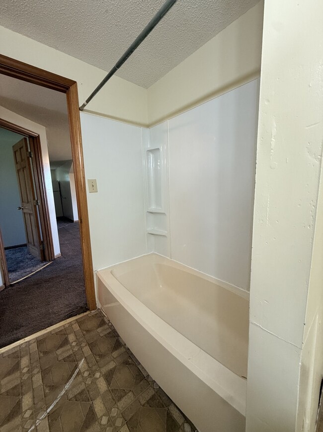 Building Photo - 319 1/2 N McDonel St