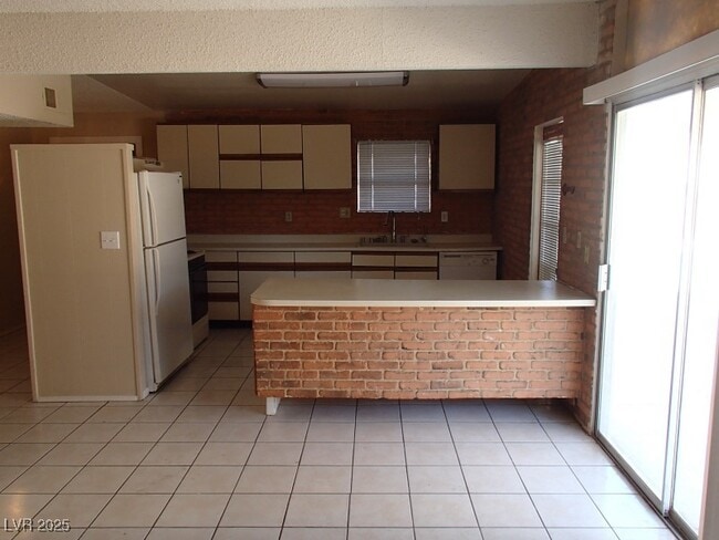 Building Photo - 1880 Caballero Way