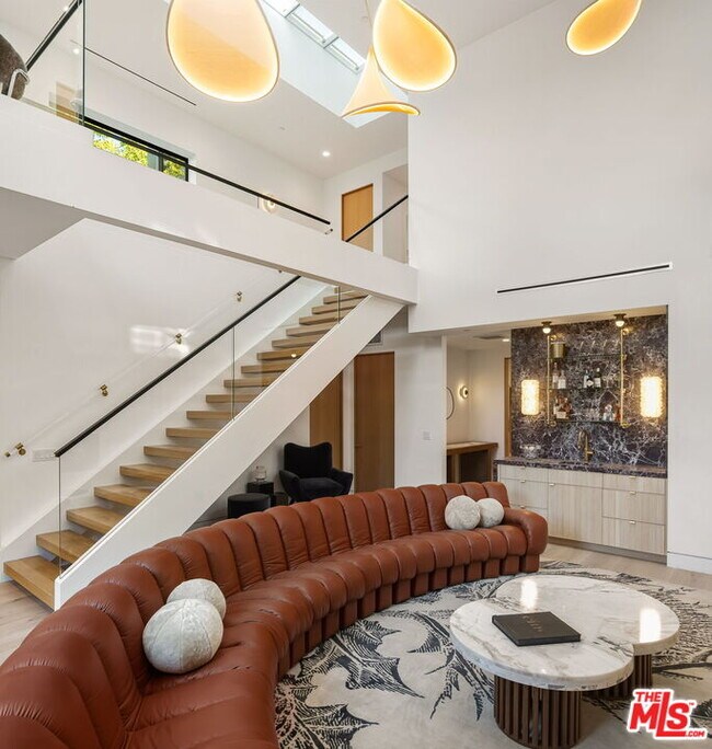 Foto del edificio - 738 Palms Blvd