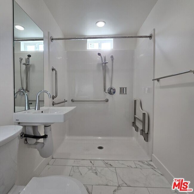 Foto del edificio - 10829 Peach Grove St