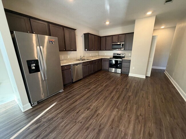 Foto del edificio - For Rent