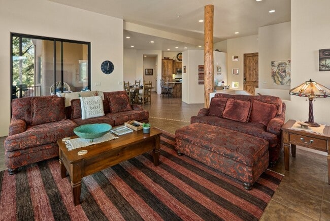 Building Photo - HOUSE - VILLAGE OF OAK CREEK - LAS PIEDRAS