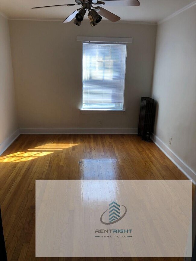 Foto del edificio - 4645 N Elston Ave
