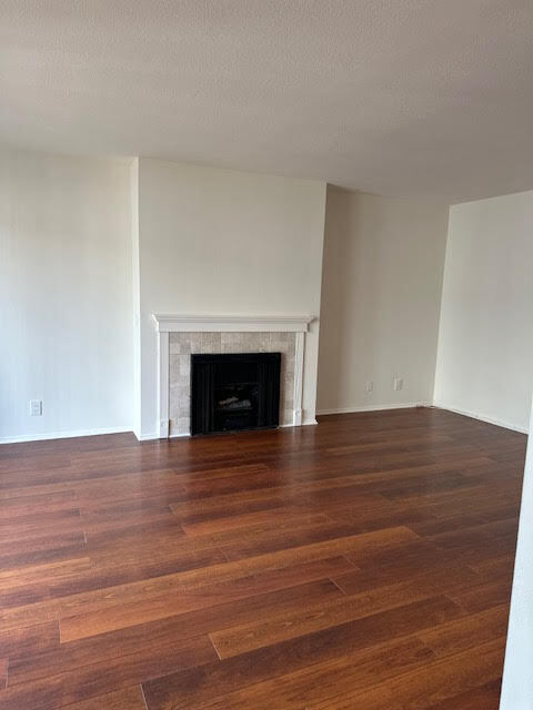 Sala de estar - 4370 Troost Ave