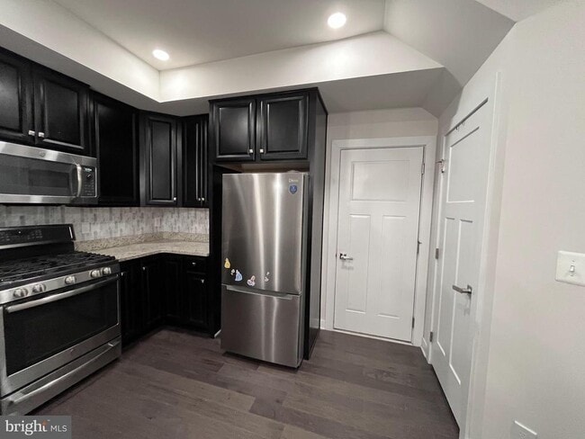 Building Photo - 42593 Burbank Terrace