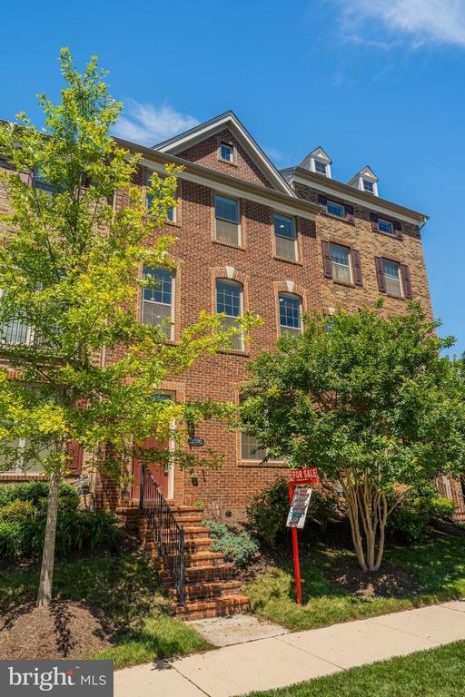 Building Photo - 22595 Willington Square