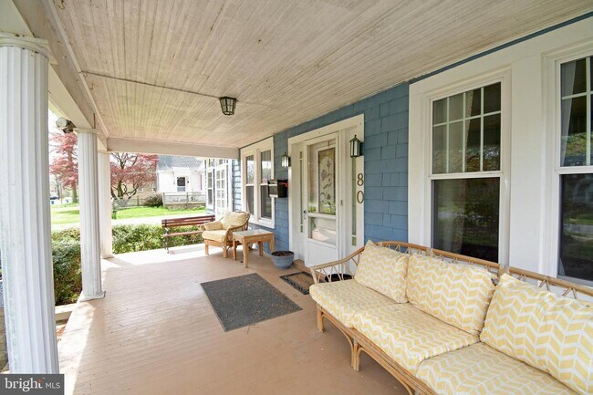 Building Photo - 80 Mt Royal Ave