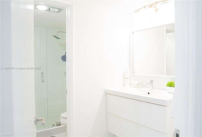 Foto del edificio - 2 br, 2 bath Condo - 20515 E Country Club ...