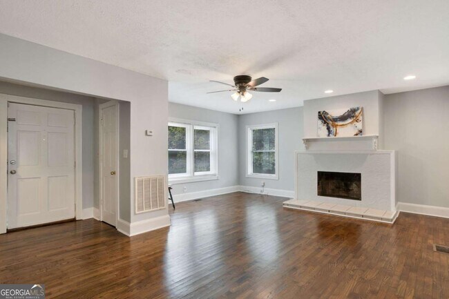 Foto del edificio - 2542 White Oak Dr