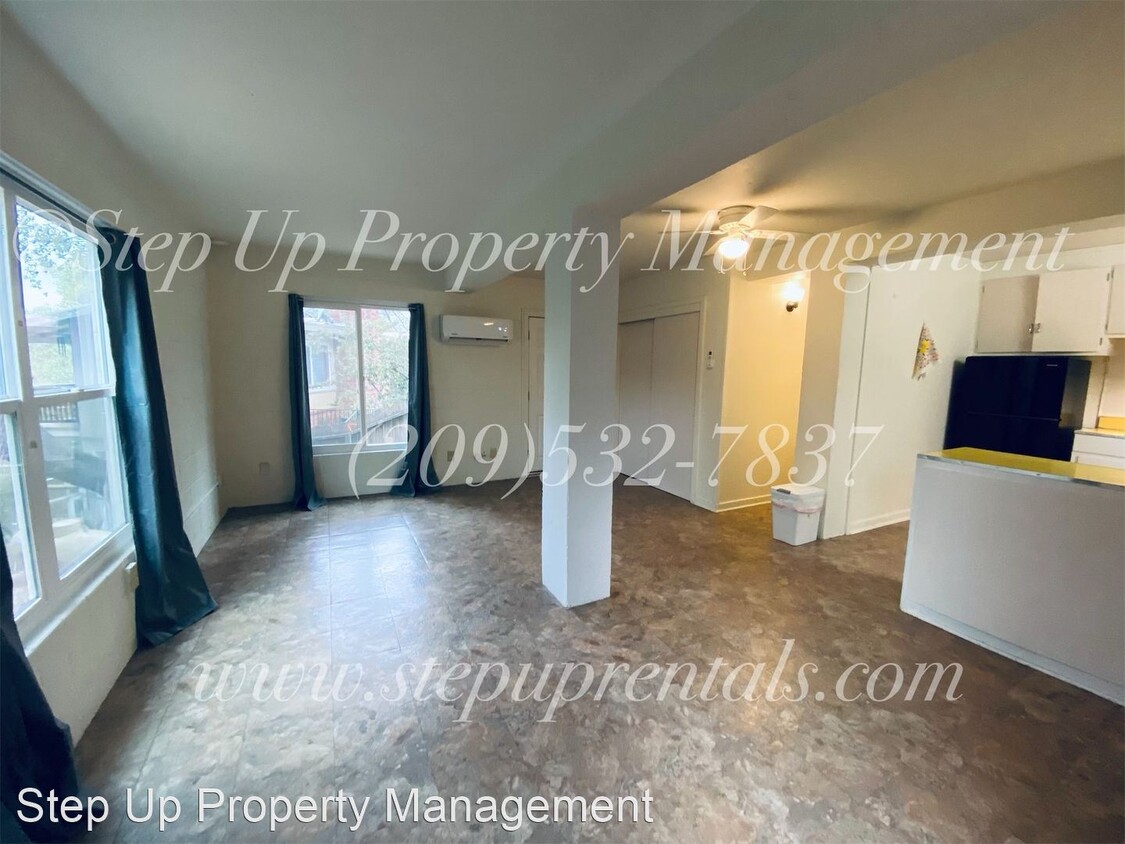 Building Photo - Studio, 1 bath House - 483 E Jackson St