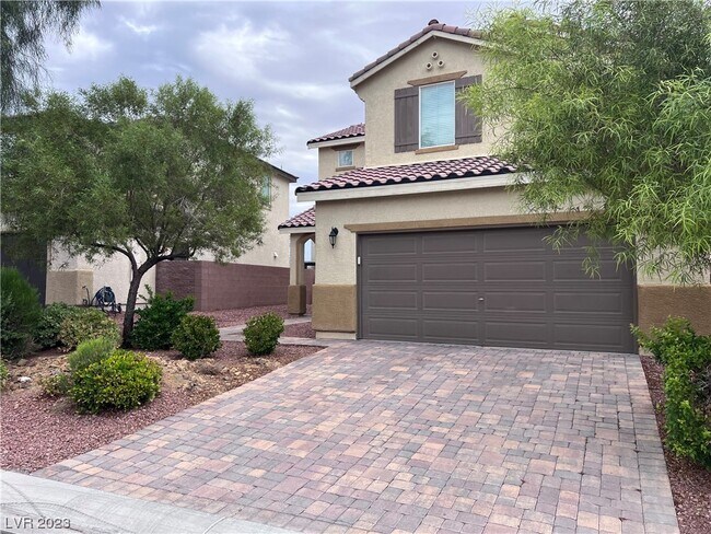 Foto del edificio - 5852 Brown Tree Ln
