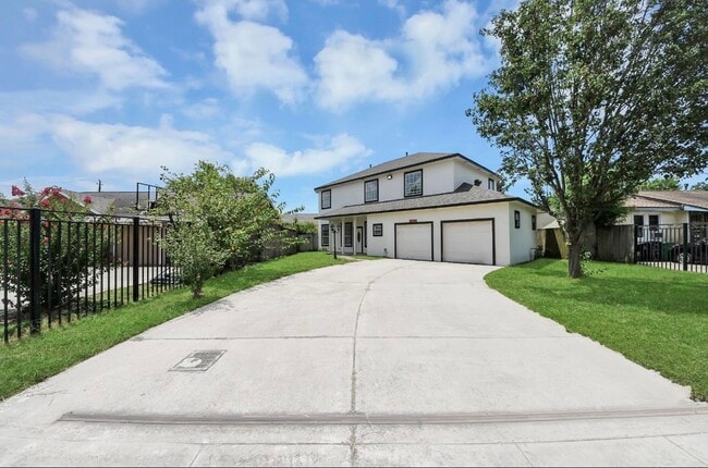 Building Photo - 10535 Emnora Ln