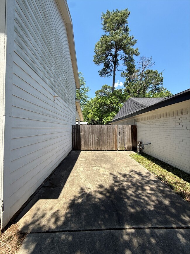 Foto del edificio - 2311 Quail Haven Rd