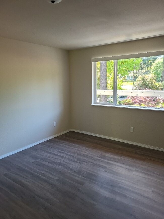 Building Photo - Charming Two Bedroom Flat Close to Downtown Vancouver